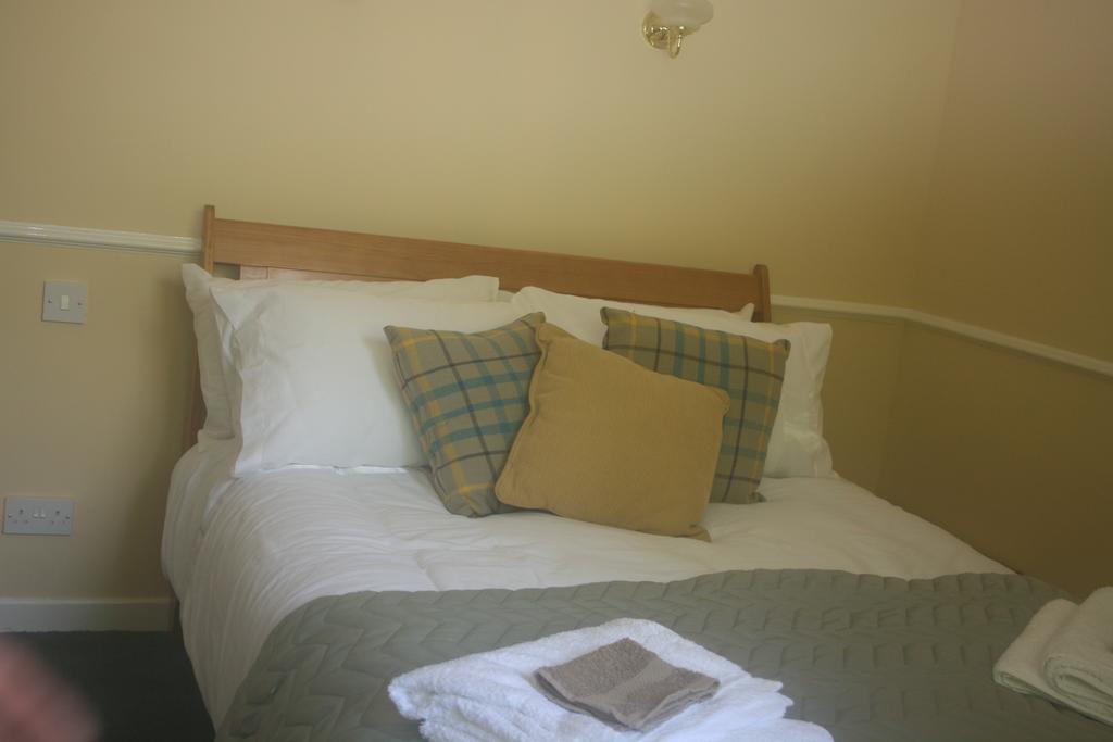 Laragh Mountain View Lodge Saggart Oda fotoğraf